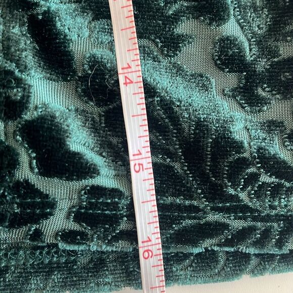 NWT Juniors Live to be Spoiled Green Velvet Burnout Jacquard Mini Skirt Small - Picture 9 of 11